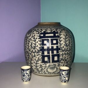 vase/ tiny vases matching set
